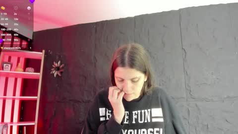 Melissa online show from February 2, 3:11 pm