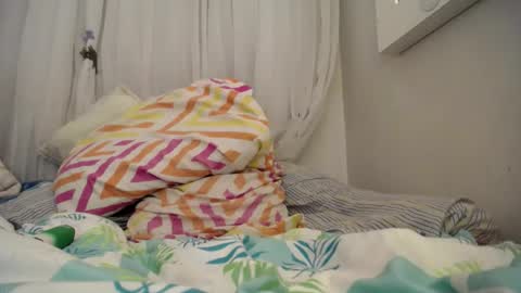 Snapshot of melishanton chatting on June 17, 12:57 am melishanton online show from June 17, 12:57 am