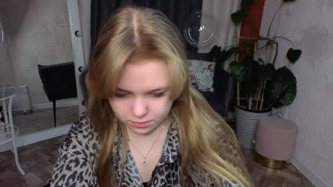 Sophia online show from February 19, 4:41 am