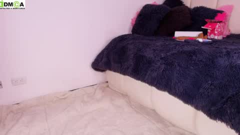 Snapshot of melissa_999g chatting on April 7, 8:04 am The Best deepthroat ever. online show from April 7, 8:04 am