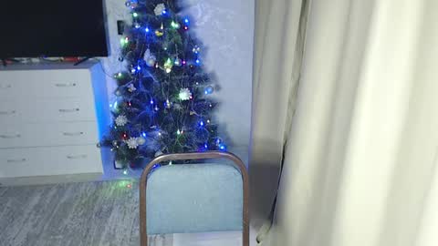 Snapshot of melissa__ray chatting on December 21, 2:15 pm Melissa Ray online show from December 21, 2:15 pm