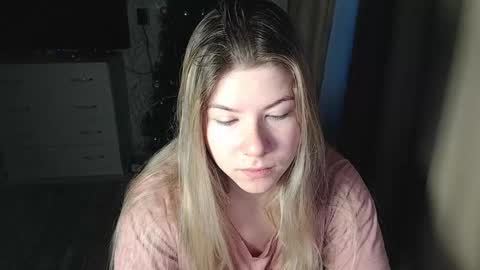 Snapshot of melissa__ray chatting on December 24, 3:16 am Melissa Ray online show from December 24, 3:16 am