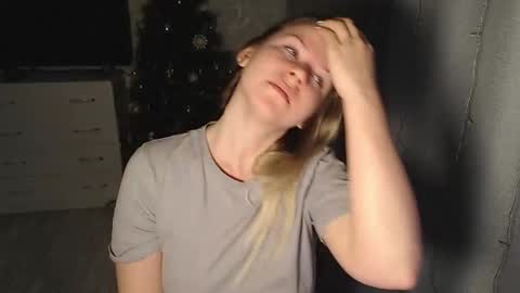 Snapshot of melissa__ray chatting on January 22, 5:28 pm Melissa Ray online show from January 22, 5:28 pm