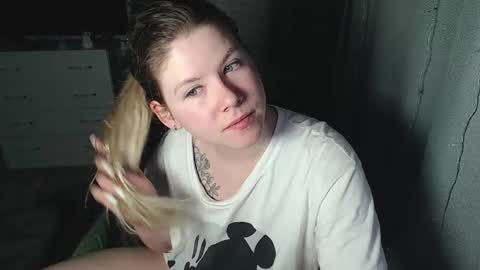 Snapshot of melissa__ray chatting on January 26, 6:37 pm Melissa Ray online show from January 26, 6:37 pm