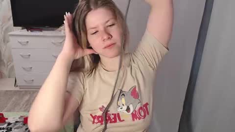 Snapshot of melissa__ray chatting on February 21, 2:50 am Melissa Ray online show from February 21, 2:50 am