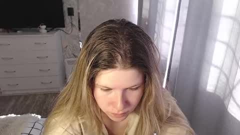 Snapshot of melissa__ray chatting on March 3, 8:05 am Melissa Ray online show from March 3, 8:05 am