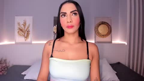 Snapshot of melissa__saenz_ chatting on July 16, 3:23 am M E L I S S A online show from July 16, 3:23 am