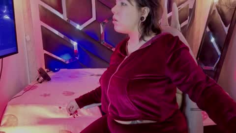 Snapshot of melissa_adamsxxx chatting on June 1, 11:23 am Lissa online show from June 1, 11:23 am