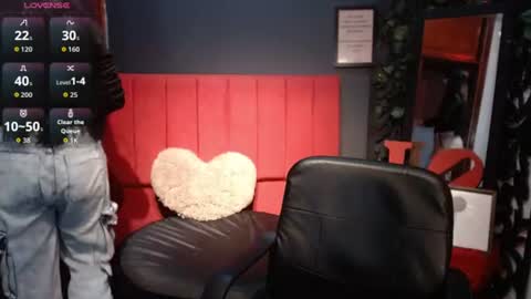 michell online show from June 18, 12:42 pm