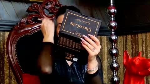 Melissa online show from November 9, 12:25 pm