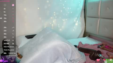 melissa_luu online show from March 9, 9:57 pm