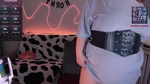 Snapshot of melissa_purr chatting on September 17, 3:46 pm melissa_purr online show from September 17, 3:46 pm