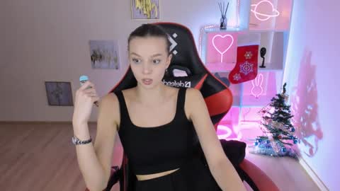 Melissa online show from December 18, 11:51 pm