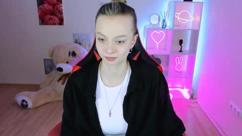 Melissa online show from February 7, 4:37 am