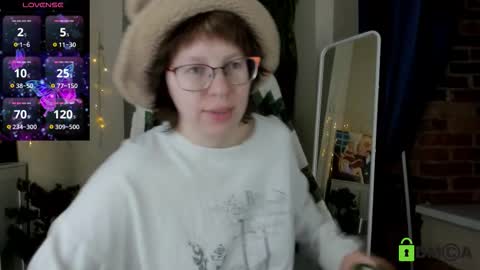 Melissa online show from March 7, 9:45 pm