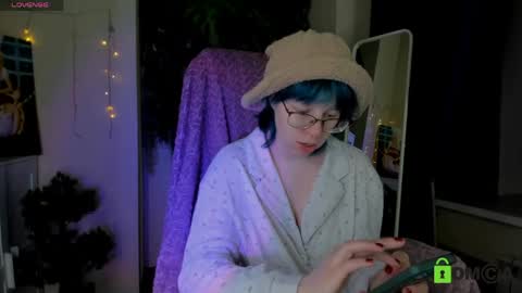Snapshot of melissa_wells chatting on May 6, 10:04 pm Melissa online show from May 6, 10:04 pm