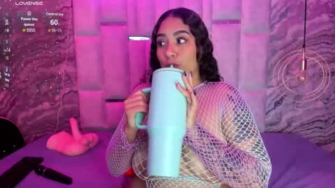 Snapshot of melissabloomm chatting on November 11, 11:43 am melissabloomm online show from November 11, 11:43 am