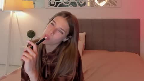 Snapshot of melissacrayzy chatting on June 5, 8:31 am MelissaCrayzy online show from June 5, 8:31 am