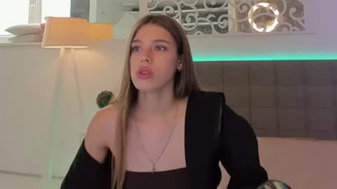 Snapshot of melissacrayzy chatting on June 15, 5:31 am MelissaCrayzy online show from June 15, 5:31 am
