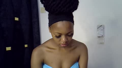 Snapshot of melissah_hot chatting on May 5, 3:42 pm melissah_hot online show from May 5, 3:42 pm