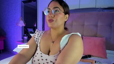 M E L I S S A  online show from December 3, 12:03 pm