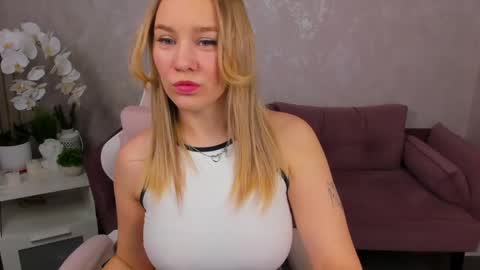 Snapshot of melissaking_ chatting on May 27, 8:11 am Melissa GTM2 1015 am- 1745am online show from May 27, 8:11 am