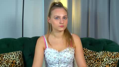 MelissaBerry online show from November 17, 8:09 am