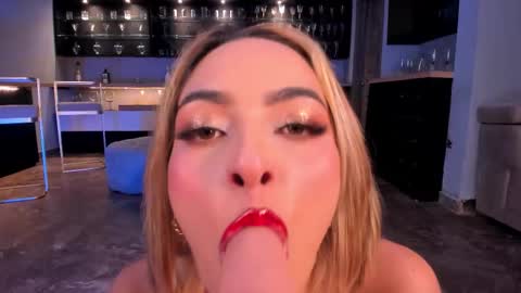 Snapshot of melissamoore_ chatting on December 16, 4:06 am Call me Meli online show from December 16, 4:06 am