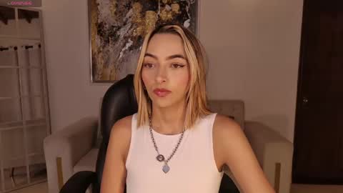 Snapshot of melissamoore_ chatting on June 8, 10:26 am Call me Meli online show from June 8, 10:26 am