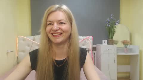 Snapshot of melissatylerbb chatting on May 16, 5:26 am Melissa online show from May 16, 5:26 am
