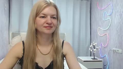 Snapshot of melissatylerbb chatting on July 7, 6:05 am Melissa online show from July 7, 6:05 am