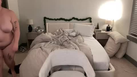 melkteeth online show from December 17, 12:27 am