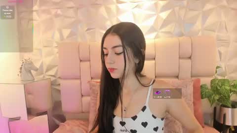 Snapshot of mell_muller chatting on July 10, 11:46 am Mell online show from July 10, 11:46 am
