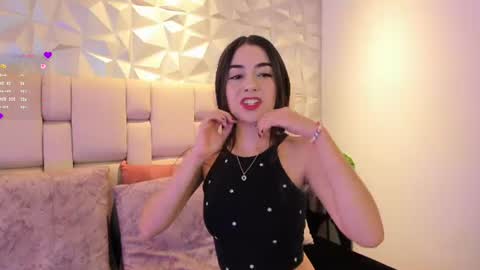 Snapshot of mell_muller chatting on July 17, 11:50 am Mell online show from July 17, 11:50 am