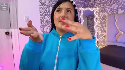 Snapshot of mellani_tay chatting on February 25, 6:14 am Mellani  online show from February 25, 6:14 am