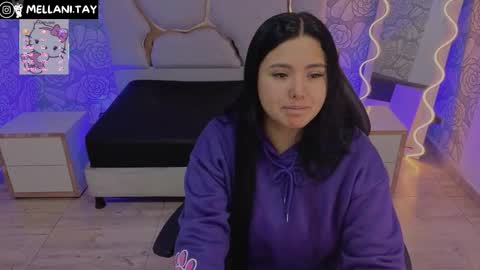 Snapshot of mellani_tay chatting on November 30, 3:32 am Mellani online show from November 30, 3:32 am
