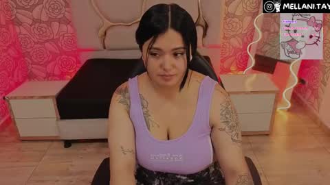 Snapshot of mellani_tay chatting on December 4, 3:27 am Mellani online show from December 4, 3:27 am