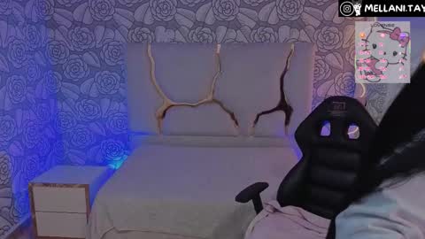 Snapshot of mellani_tay chatting on December 5, 3:37 am Mellani online show from December 5, 3:37 am