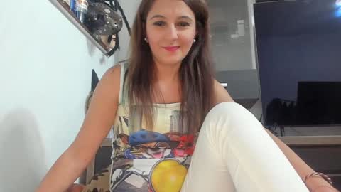 Snapshot of mellbell_ chatting on November 3, 7:48 pm MellyMell online show from November 3, 7:48 pm