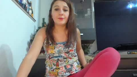 Snapshot of mellbell_ chatting on December 15, 7:51 pm MellyMell online show from December 15, 7:51 pm