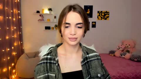 Snapshot of mellifluoustess chatting on December 8, 9:08 pm Tessa online show from December 8, 9:08 pm