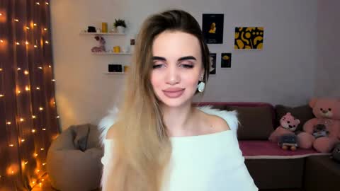 Snapshot of mellifluoustess chatting on December 20, 8:23 pm Tessa online show from December 20, 8:23 pm