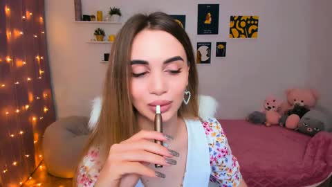 Snapshot of mellifluoustess chatting on February 8, 9:57 pm Tessa online show from February 8, 9:57 pm