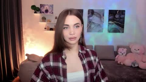 Tessa online show from April 16, 4:57 am
