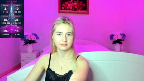 Snapshot of mellina_tey chatting on December 11, 7:57 pm Mellina online show from December 11, 7:57 pm
