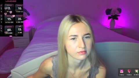Snapshot of mellina_tey chatting on December 14, 9:45 pm Mellina online show from December 14, 9:45 pm