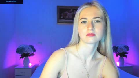Snapshot of mellina_tey chatting on December 24, 11:22 pm Mellina online show from December 24, 11:22 pm