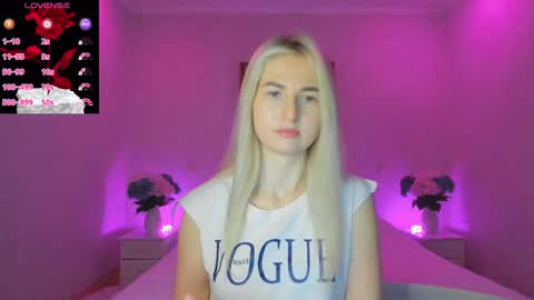 Snapshot of mellina_tey chatting on January 9, 10:31 pm Mellina online show from January 9, 10:31 pm