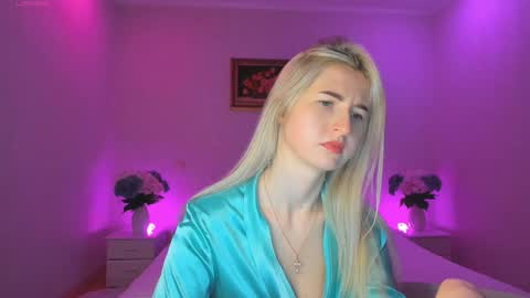 Snapshot of mellina_tey chatting on January 13, 11:38 pm Mellina online show from January 13, 11:38 pm