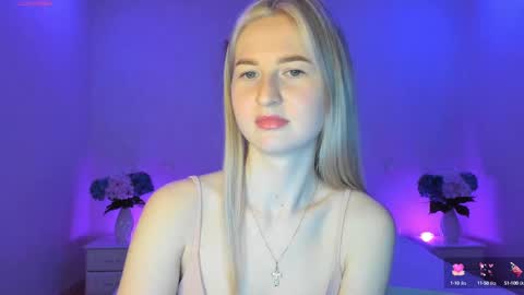 Snapshot of mellina_tey chatting on March 9, 10:19 pm Mellina online show from March 9, 10:19 pm